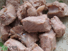 排骨發(fā)霉可以吃嗎？發(fā)霉的排骨能吃嗎？