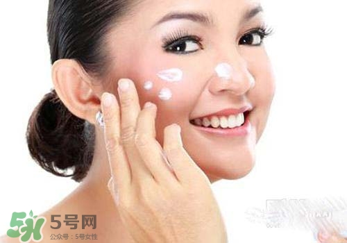 補(bǔ)水霜可以晚上用嗎？補(bǔ)水霜晚上怎么用？