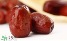 紅棗有點(diǎn)酸還能吃嗎？紅棗為什么會(huì)酸？