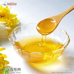 嘴唇干燥是什么原因？嘴唇干裂脫皮怎么辦？