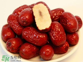 紅棗發(fā)白可以吃嗎？紅棗表面發(fā)白是發(fā)霉嗎？