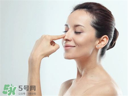 假體隆鼻多久可以化妝？假體隆鼻多久可以敷面膜？