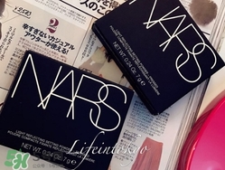 nars蜜粉和紀(jì)梵希散粉哪個好？nars蜜粉和紀(jì)梵希散粉對比