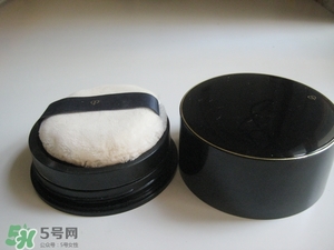 cpb散粉和紀(jì)梵希散粉哪個(gè)好？cpb散粉和紀(jì)梵希散粉對(duì)比