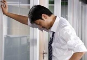 男性尿痛出血怎么回事？男性尿痛是怎么引起的