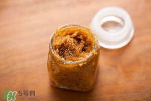 唇部磨砂膏多久用一次？唇部磨砂膏可以天天用嗎？