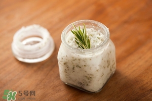 唇部磨砂膏多久用一次？唇部磨砂膏可以天天用嗎？