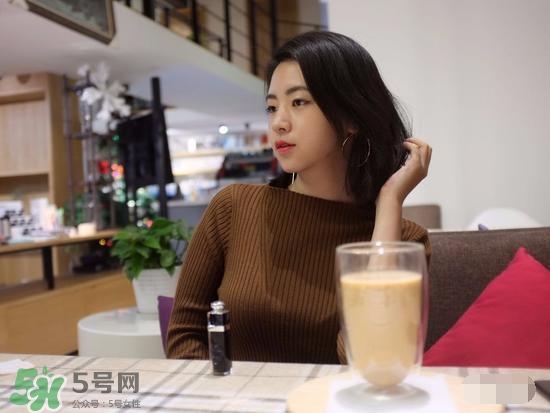 啞光和水潤哪個(gè)好？啞光口紅和水潤口紅區(qū)別