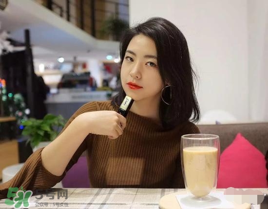 啞光和水潤哪個(gè)好？啞光口紅和水潤口紅區(qū)別