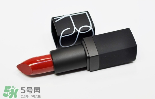 霧面口紅干嗎？霧面口紅太干怎么辦？