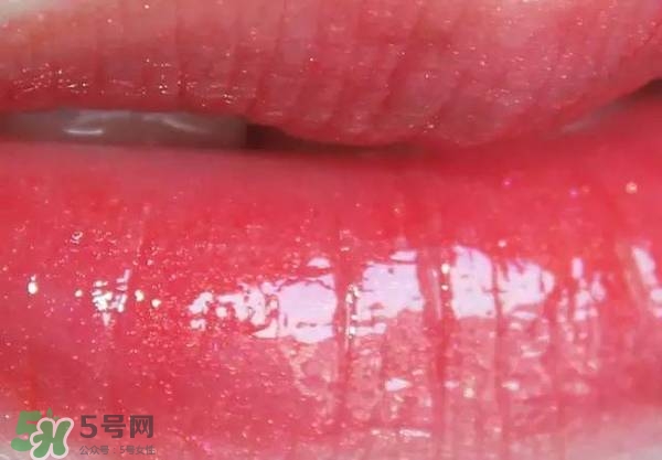 ysl鏡面唇釉哪個(gè)顏色好看？ysl鏡面唇釉試色大全