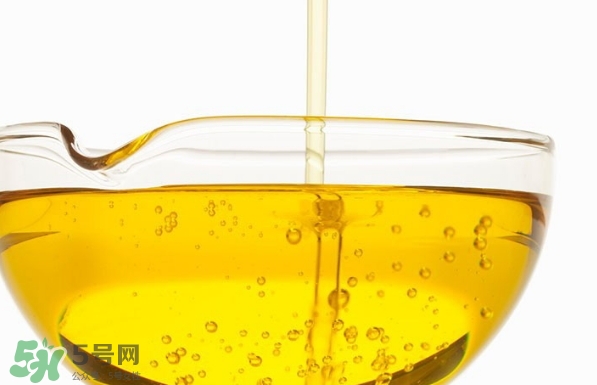 卸妝油會(huì)悶痘嗎？卸妝油會(huì)不會(huì)悶痘？