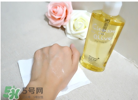 卸妝油會(huì)悶痘嗎？卸妝油會(huì)不會(huì)悶痘？