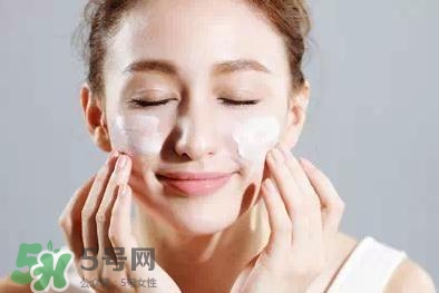 卸妝油悶痘怎么辦？卸妝油悶痘怎么補(bǔ)救？