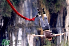 蹦極有危險(xiǎn)嗎？玩蹦極要簽生死狀嗎？