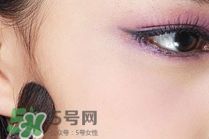 紫色腮紅適合什么口紅？紫色腮紅口紅搭配