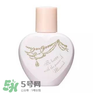 粉底液卡粉怎么辦？粉底液卡粉怎么補(bǔ)救？