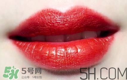 蘭蔻和雅詩蘭黛口紅哪個好？雅詩蘭黛和蘭蔻口紅對比