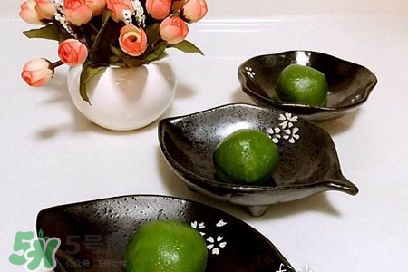 老人可以吃青團(tuán)嗎？老人能多吃青團(tuán)嗎？