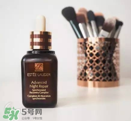 蘭蔻大眼精華和雅詩蘭黛小棕瓶哪個(gè)好？蘭蔻大眼精華和小棕瓶對比