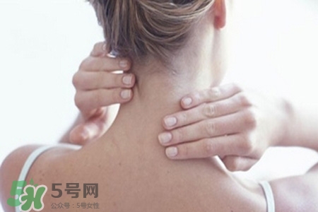 脖子疼和枕頭有關(guān)系嗎？脖子痛是因?yàn)檎眍^的高度嗎？