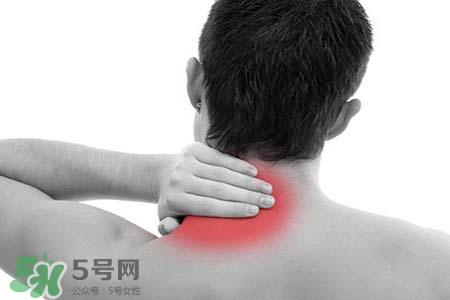 脖子疼和枕頭有關(guān)系嗎？脖子痛是因?yàn)檎眍^的高度嗎？