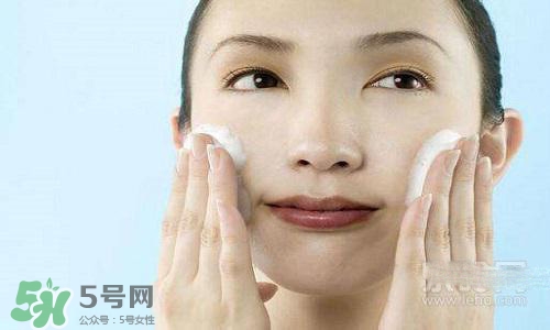 毛孔堵塞用什么洗面奶？毛孔堵塞用洗面奶注意事項