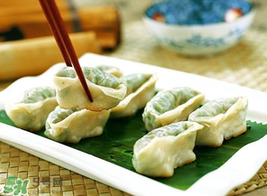 薺菜包餃子必須焯水嗎？薺菜包餃子要焯水嗎？