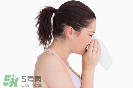 打噴嚏有異味是怎么回事？打噴嚏有臭味怎么辦？