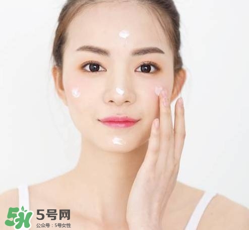 妝前乳和隔離霜的區(qū)別？妝前乳隔離霜有什么不一樣？