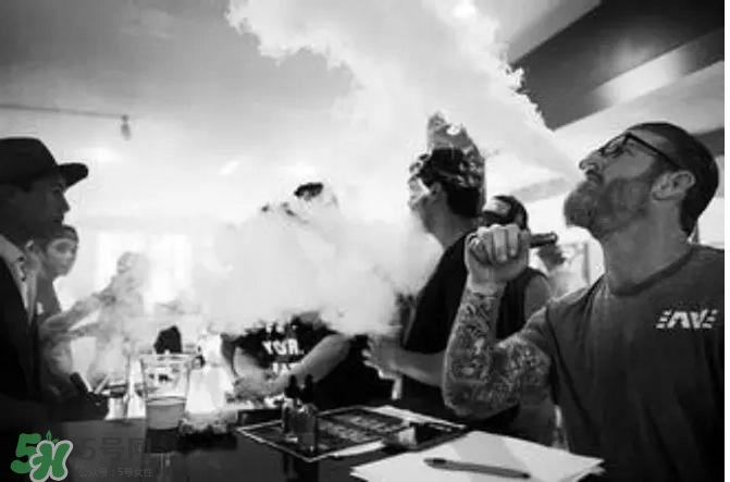 電子煙和真煙哪個(gè)危害大？電子煙和香煙哪個(gè)危害大？