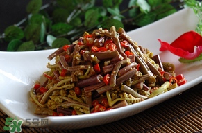 蕨菜苦能吃嗎？蕨菜苦的吃了會中毒嗎？