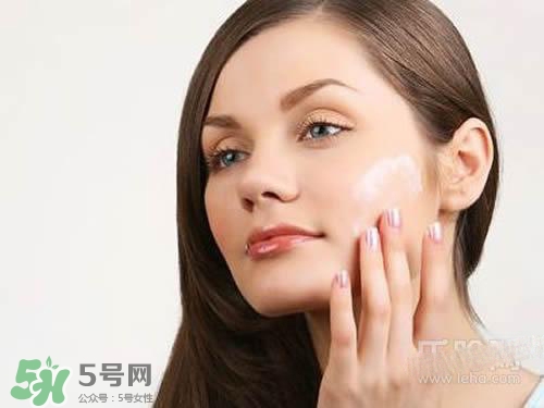 精華乳可以直接用嗎？精華乳可以單獨(dú)使用嗎？