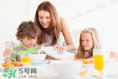 水痘期間不能吃什么？得水痘不能吃什么食物？