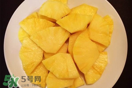 菠蘿要用鹽水泡多久？菠蘿用鹽水泡多長(zhǎng)時(shí)間？