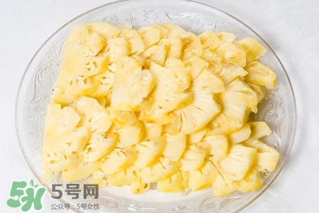 菠蘿可以煮著吃嗎？菠蘿煮著吃好嗎？