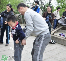 清明節(jié)穿什么衣服？清明節(jié)是適合穿什么衣服？
