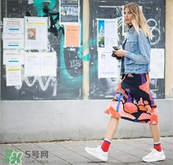 春天牛仔外套怎么搭配？春天牛仔外套怎么搭配好看？
