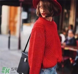 紅色衣服配什么顏色褲子？紅色衣服配什么褲子好看？
