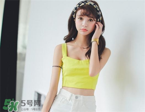 熒光色衣服怎么搭配？熒光色衣服怎么搭配好看？