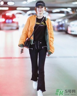 橙色衣服搭配什么顏色褲子？橙色衣服配什么褲子好看？