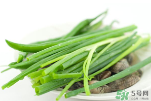 薺菜和蔥能一起吃嗎？薺菜餃子可以放蔥嗎？