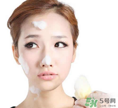 卸妝膏可以當(dāng)洗面奶嗎？用完卸妝膏后還要用洗面奶嗎？