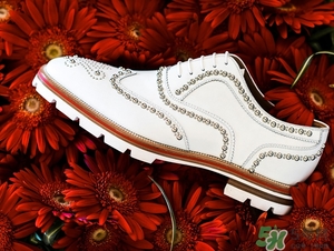 cl鞋子一般多少錢(qián)？Christian Louboutin鞋子專柜價(jià)格
