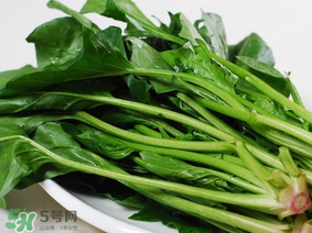 菠菜汁和面菠菜還焯嗎？菠菜汁和面需要焯水嗎？