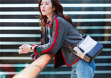 香奈兒gabrielle手袋怎么搭配？chanel gabrielle包包怎么背好看？