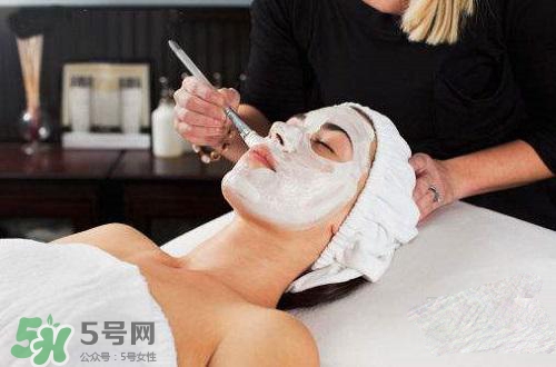 面粉做面膜會(huì)堵塞毛孔嗎？面粉怎么做面膜不會(huì)堵塞毛孔