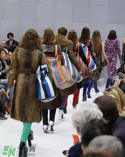巴黎世家編織袋很貴嗎？balenciaga春運包為什么這么貴？