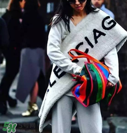 巴黎世家編織袋很貴嗎？balenciaga春運包為什么這么貴？