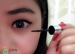 美人魚眼線液怎么用？美人魚眼線液怎么畫？